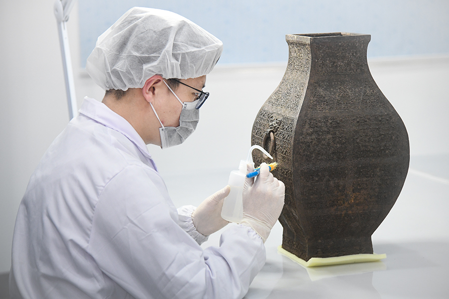 青銅器保護。武王墩墓考古工作隊供圖