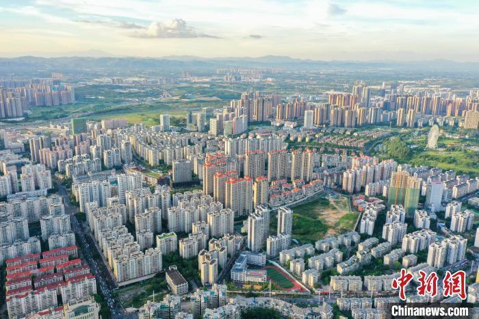 資料圖：航拍樓盤林立。 陳冠言 攝